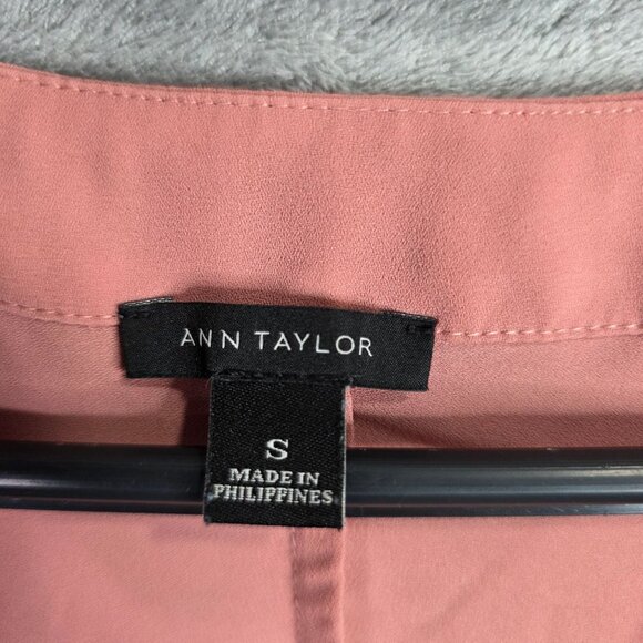 Womens Ann Taylor Blush Pink V-Neck Blouse 100% Polyester Long Sleeve Size S - Picture 2 of 8